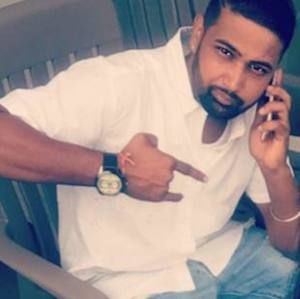 Meet your Posher, Mika